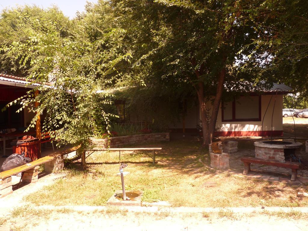 Dobo Tanya Villa Roszke Exteriör bild