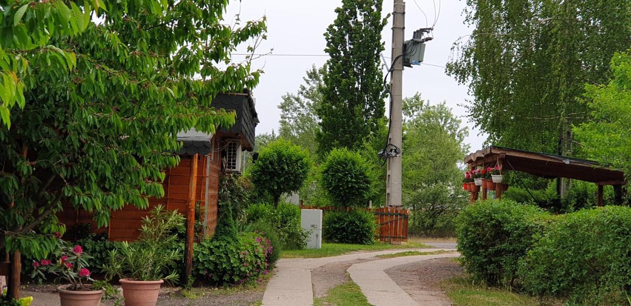 Dobo Tanya Villa Roszke Exteriör bild